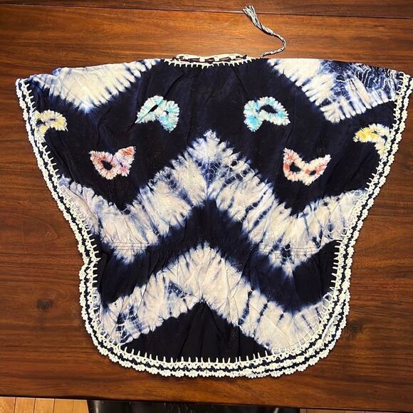 Blue White Tie Dye Embroidery Hem Bat Wing Top Blouse Women’s Medium - Picture 4 of 6